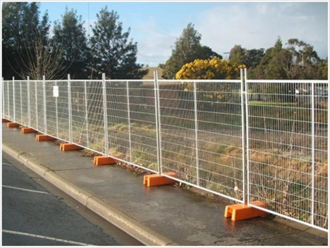 Hot Dipped Galvanized Temporary Fence , 2100 * 2400mm Temporary Security Fencing