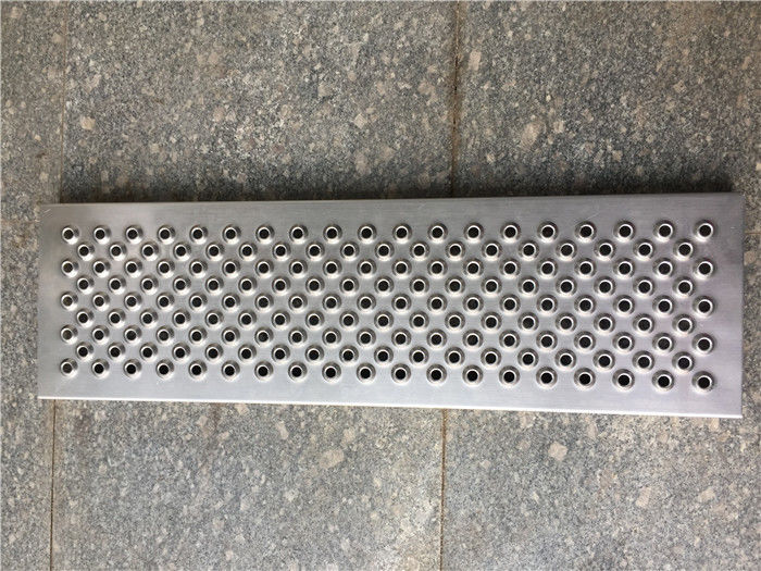 300 * 1000MM Aluminum Walkway Grating , Round Hope No Slip Stair Treads
