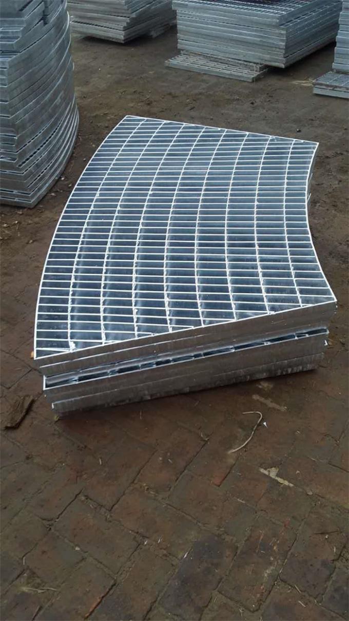 Circular Sector Welded Steel Grating Steel Catwalk Grating For Trees 