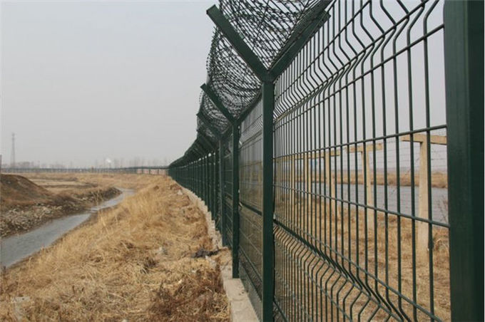 Barbed Welded Wire Mesh Fence Panels , Size Customized Y Post Fence For Industry