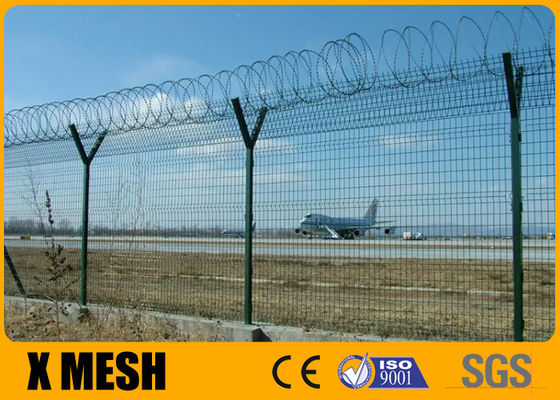 Y Arm Razor Barbed Wire Top Airport Perimeter Fence Akzone Powder Coated  3.6m