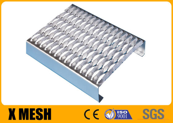 Stainless 2MM Galvanized Steel Anti Slip Tread Plates 240 X 4020MM For Industrial